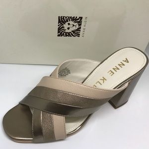 New in Box Anne Klein Women’s Wileta Mule 8 M